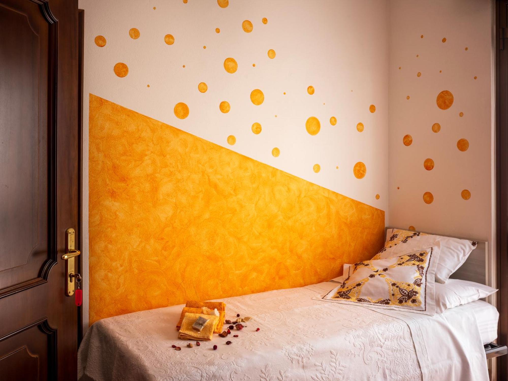 B&B La Vittoria Кроне Экстерьер фото