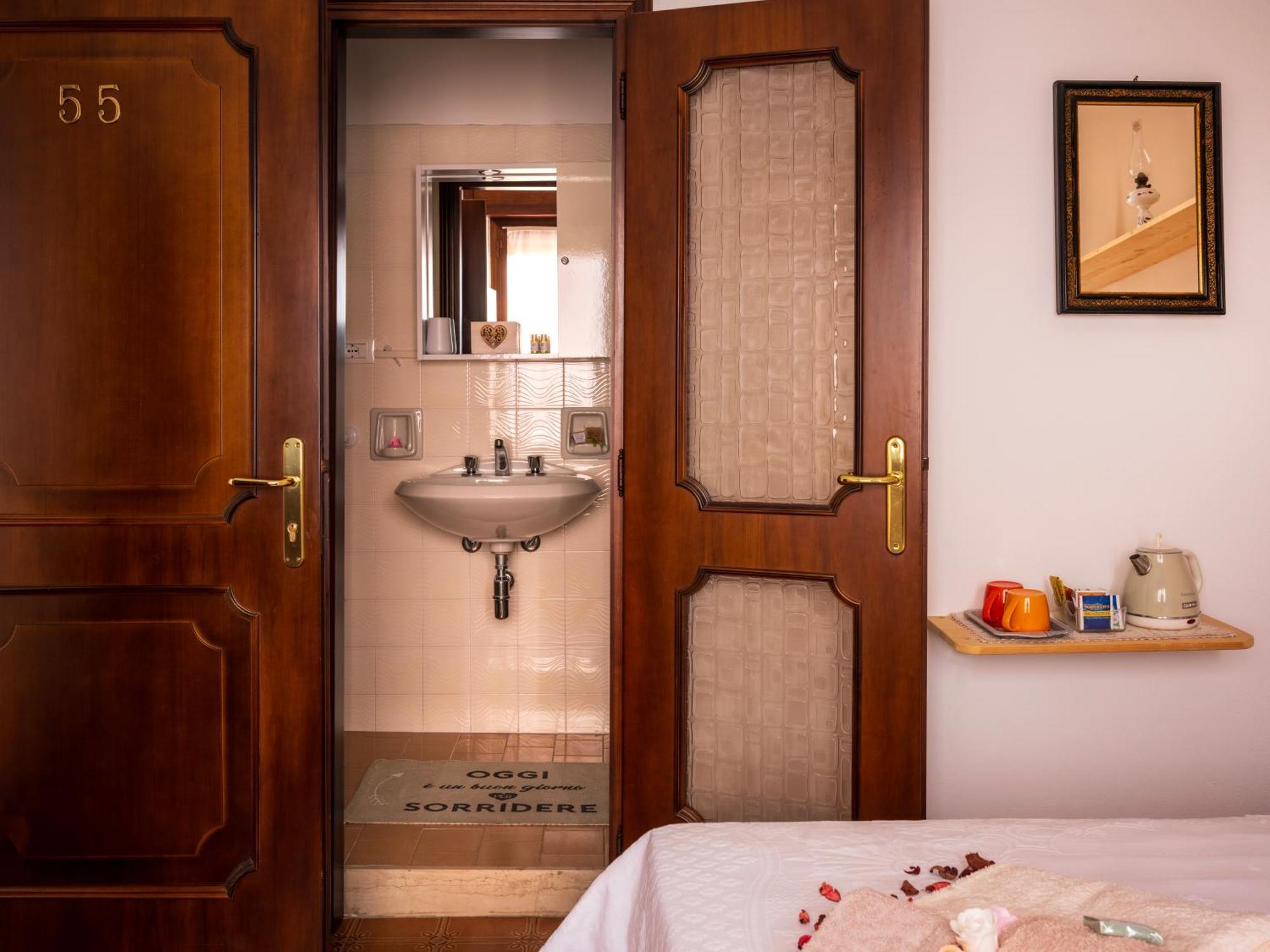 B&B La Vittoria Кроне Экстерьер фото